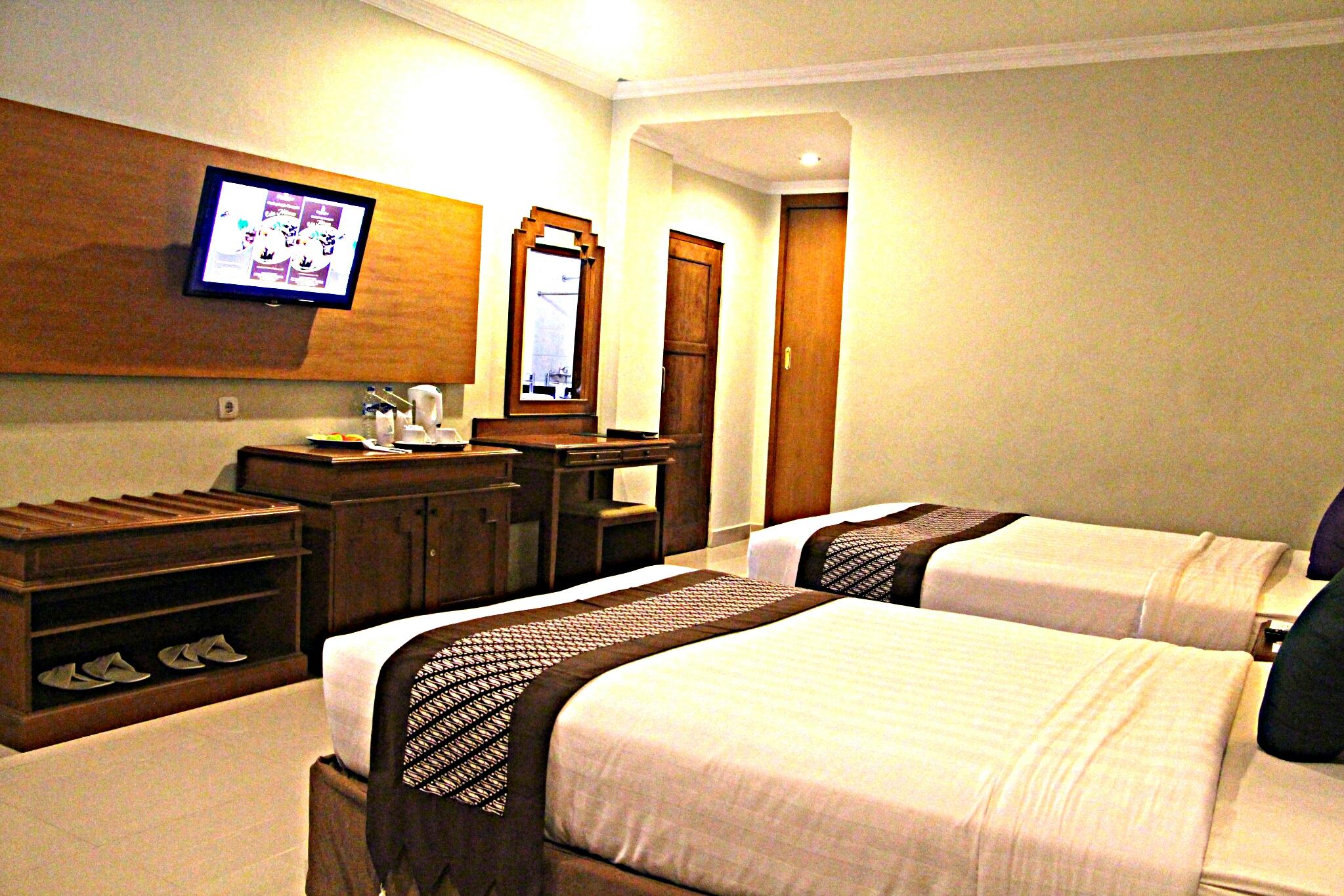 Cakra Kembang Hotel Kejayan Exterior foto